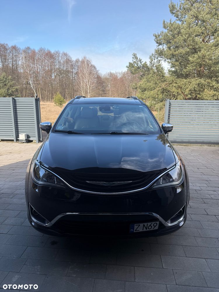 Chrysler Pacifica - 4