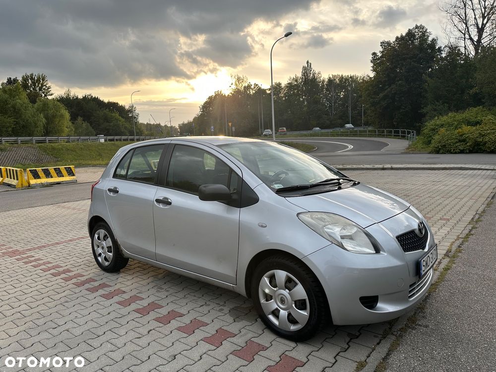 Toyota Yaris 1.3 Luna A/C - 1