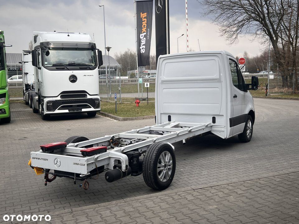 Mercedes-Benz Sprinter - 5