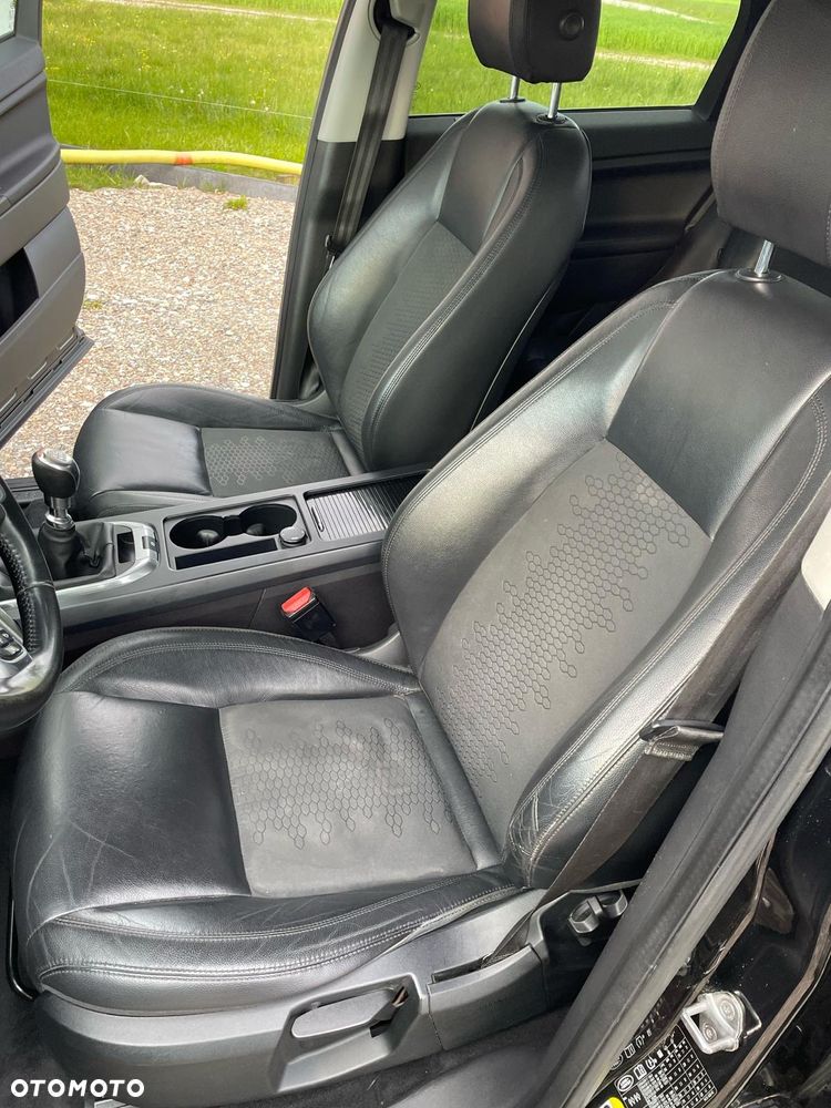 Land Rover Discovery Sport TD4 HSE - 17