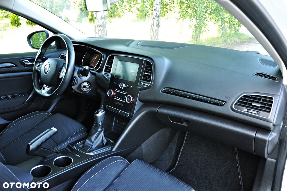 Renault Megane ENERGY TCe 100 EXPERIENCE - 13