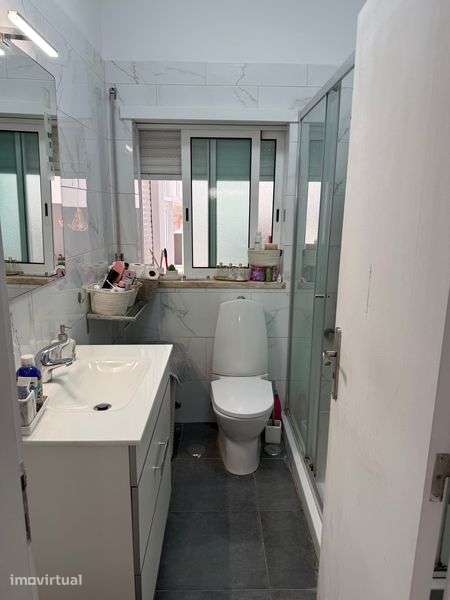 Casa e loja com piscina - Grande imagem: 2/12