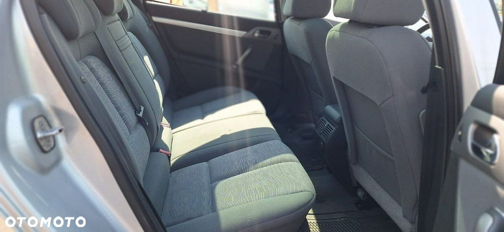 Peugeot 407 - 17