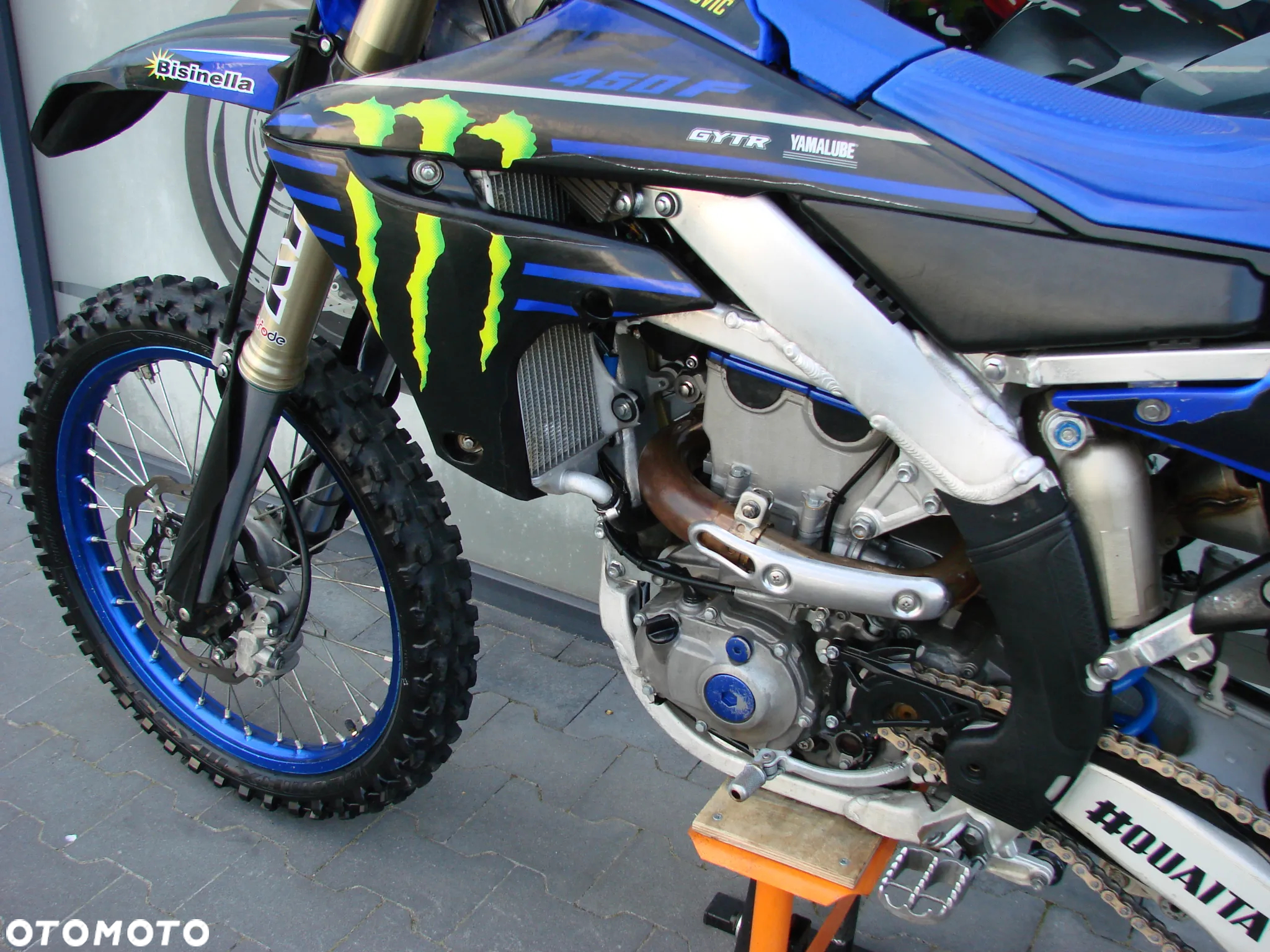 Yamaha YZF - 8