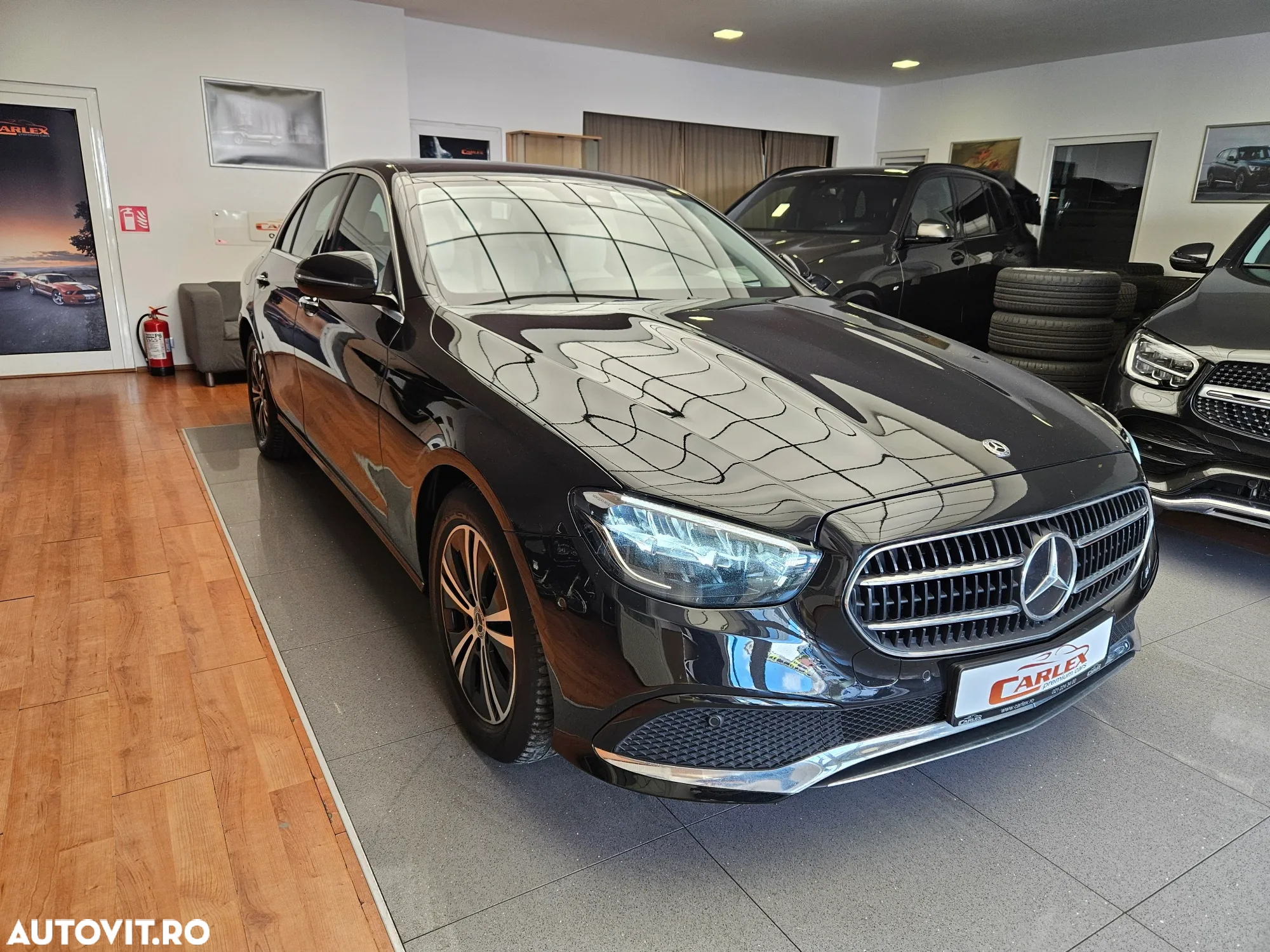 Mercedes-Benz E 220 d 4Matic 9G-TRONIC Avantgarde - 3