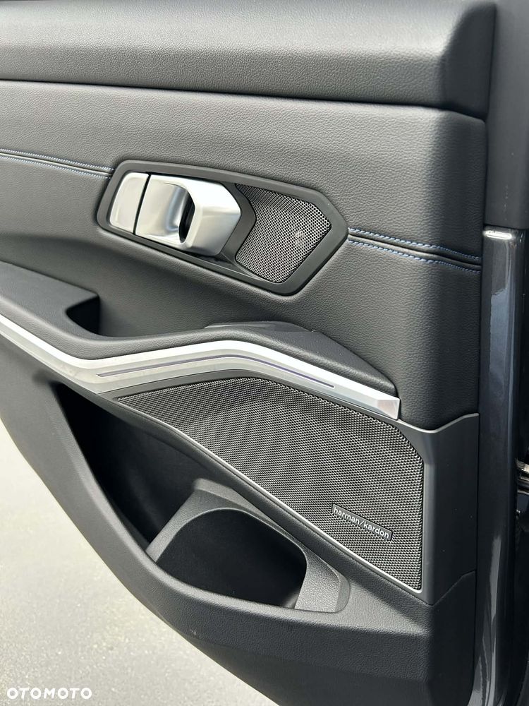 BMW Seria 3 320d M Sport - 16