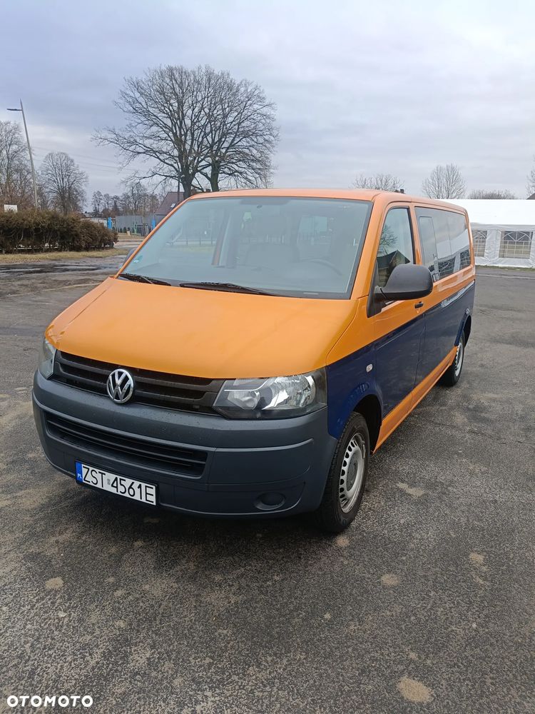 Volkswagen Caravelle - 1