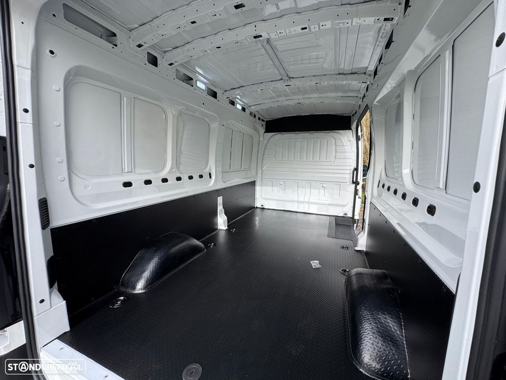 Maxus eDeliver 9 L3H2 (77 kWh) - 17