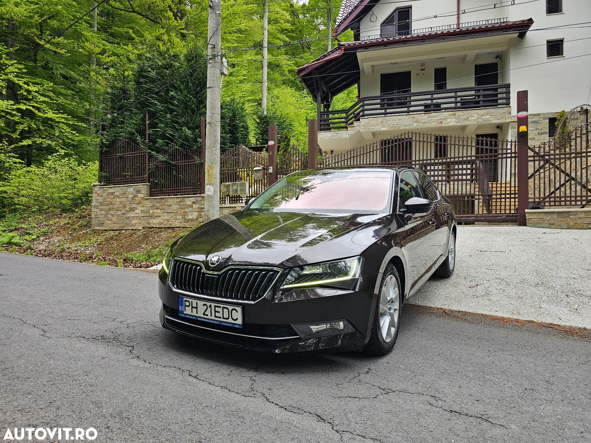 Skoda Superb 2.0 TDI DSG Ambition - 3
