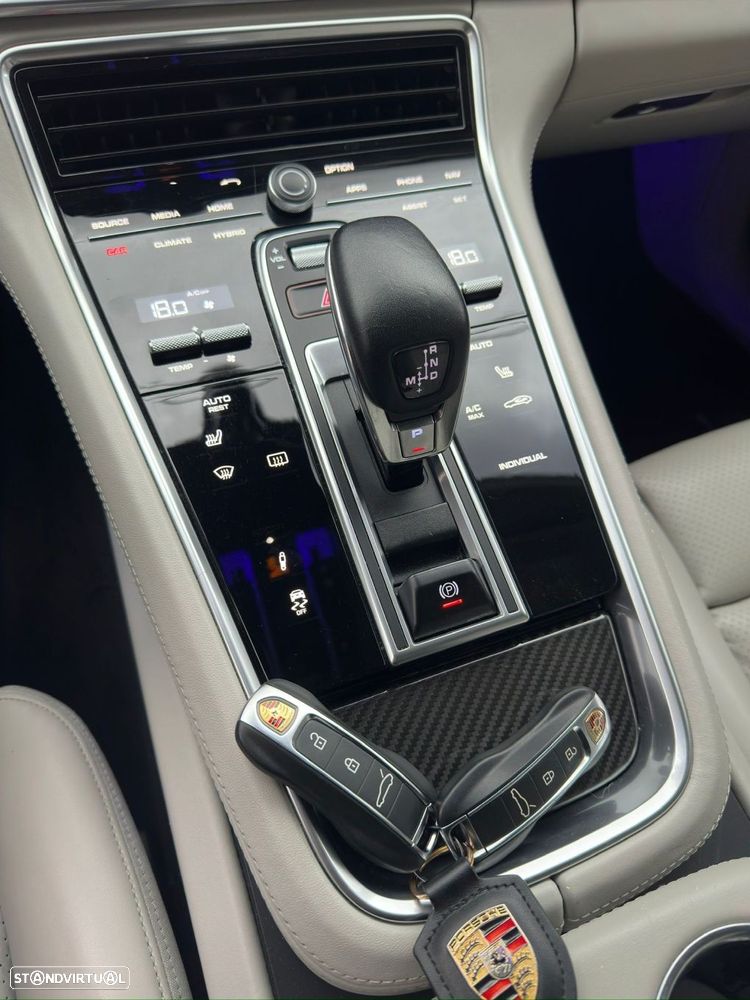 Porsche Panamera Sport Turismo - 14