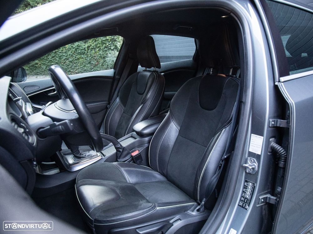 Volvo V40 2.0 D3 R-Design Geartronic - 21