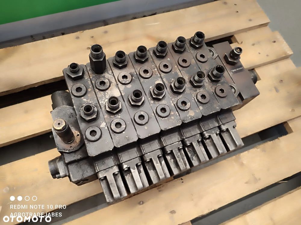 Rozdzielacz hydrauliczny REXROTH R917007235 - 3