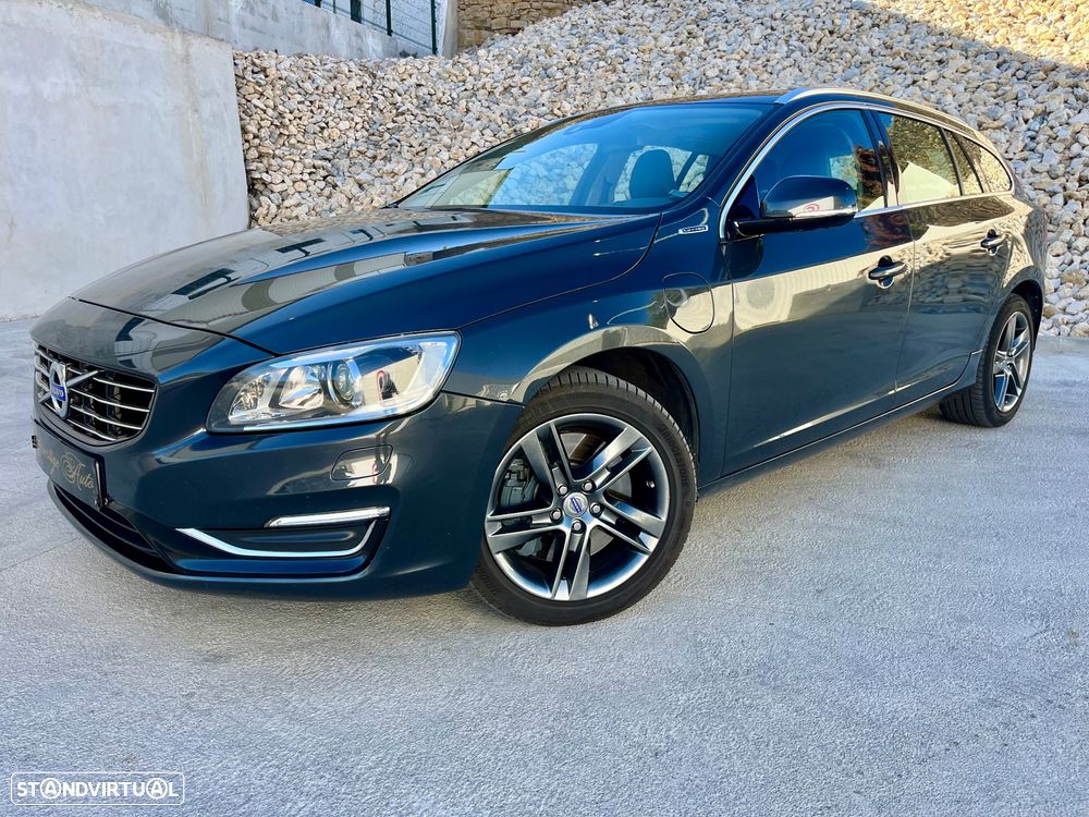 Volvo V60 D6 Plug-In-Hybrid AWD Geartronic Summum - 1