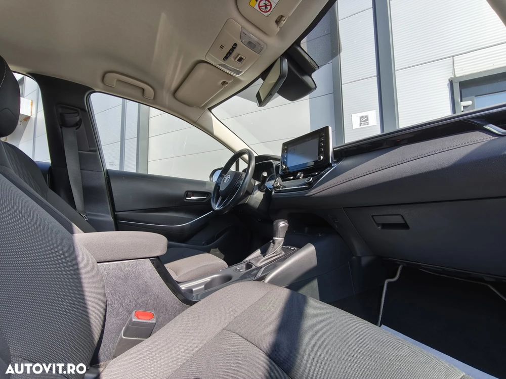 Toyota Corolla 1.8 HSD Business - 6