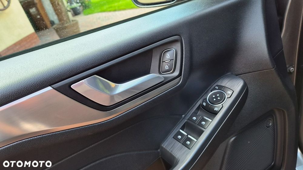 Ford Kuga - 16