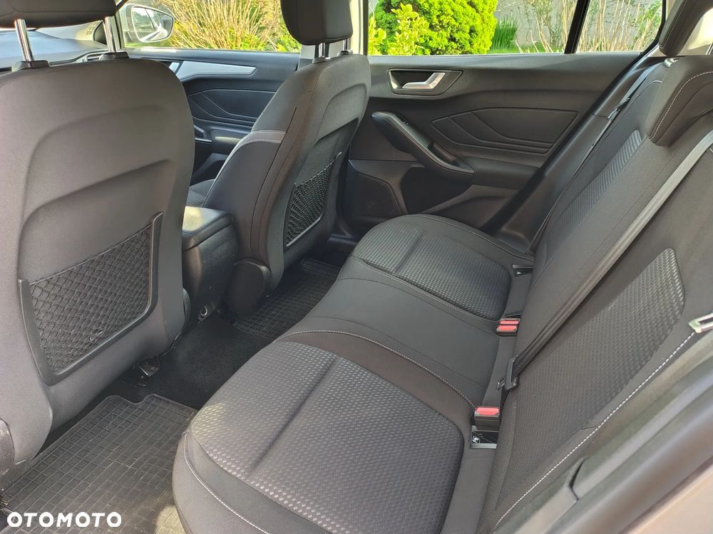 Ford Focus 1.0 EcoBoost Connected - 11