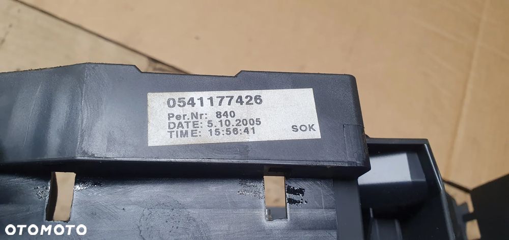 Skrzynka bezpieczników Touareg 3.0 TDI 7L0937548C - 6