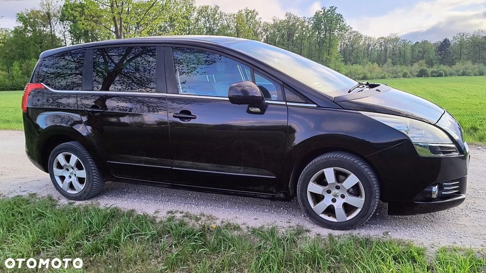 Peugeot 5008 - 5