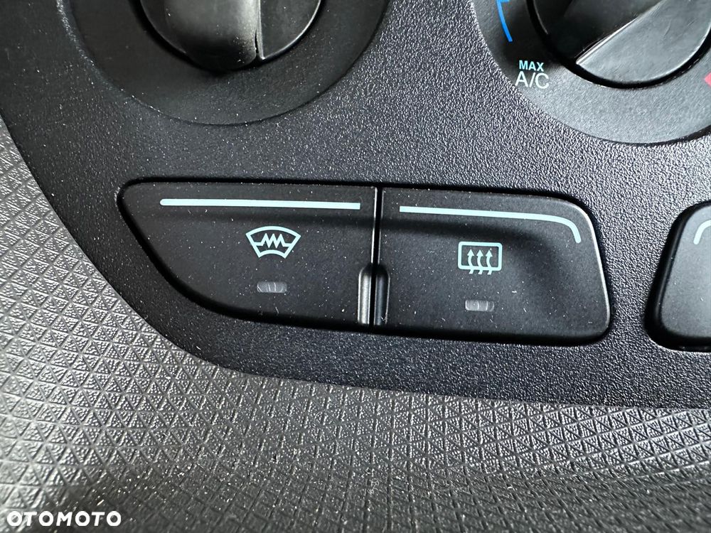 Ford Connect - 30