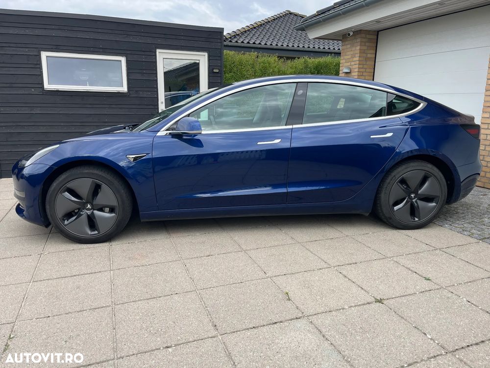 Tesla Model 3 - 7