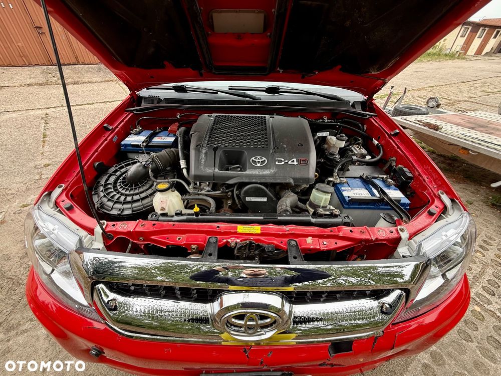 Toyota Hilux - 12