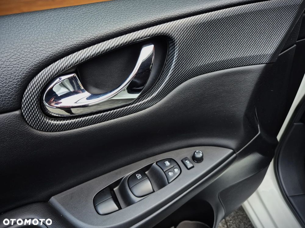 Nissan Pulsar 1.6 DIG-T Tekna - 26