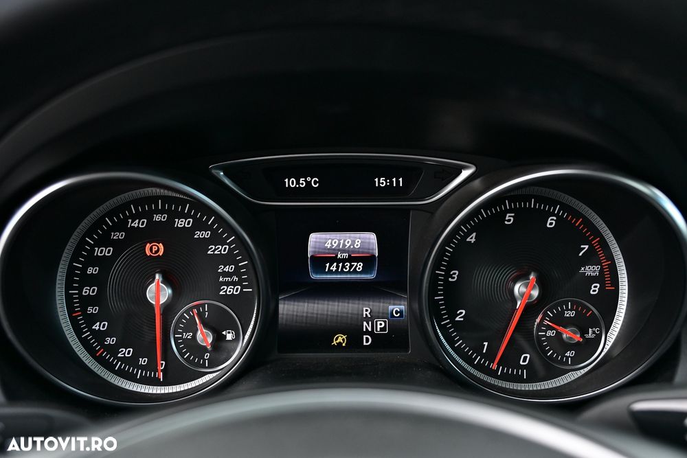 Mercedes-Benz GLA - 14