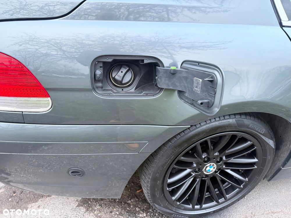 BMW Seria 7 745i - 19