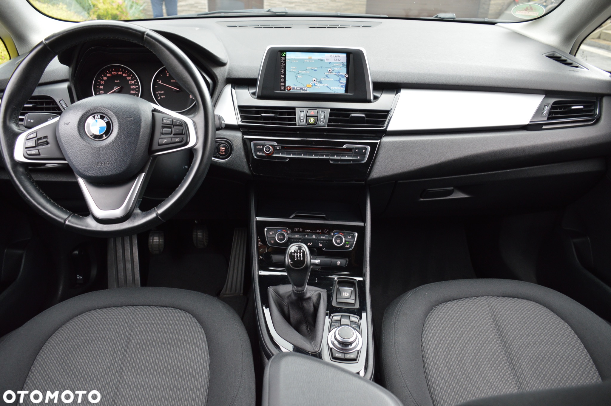 BMW Seria 2 216d Active Tourer - 19