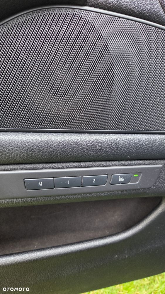 BMW Seria 5 525d - 12