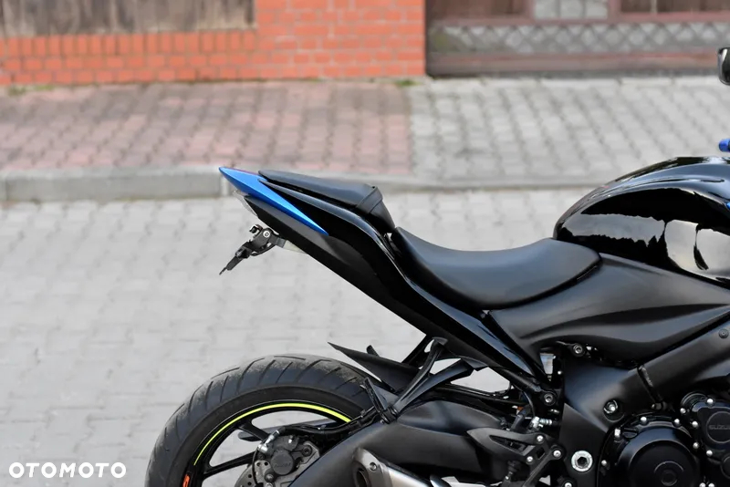 Suzuki GSX 1000 - 9