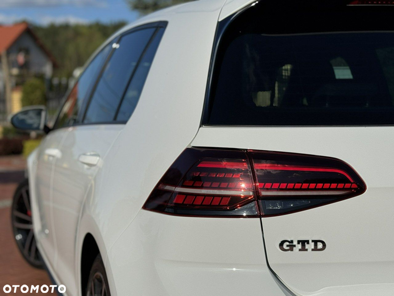 Volkswagen Golf - 16