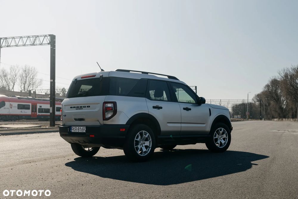 Ford Bronco - 5
