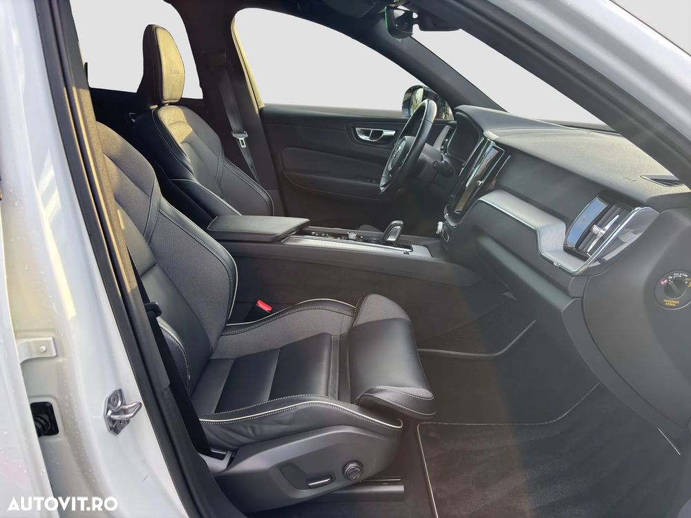 Volvo XC 60 T8 Twin Engine AWD R-Design - 19