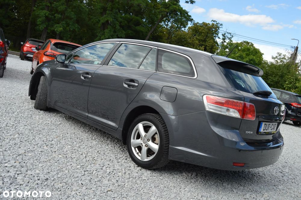 Toyota Avensis 2.0 D-4D Sol - 23