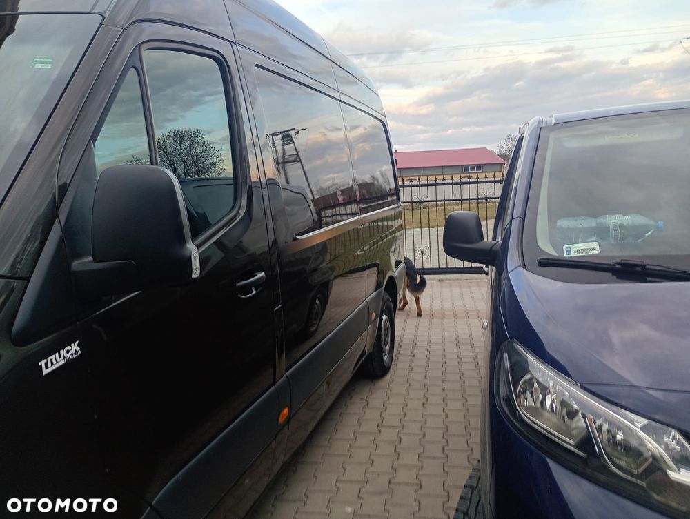 Mercedes-Benz Sprinter - 2