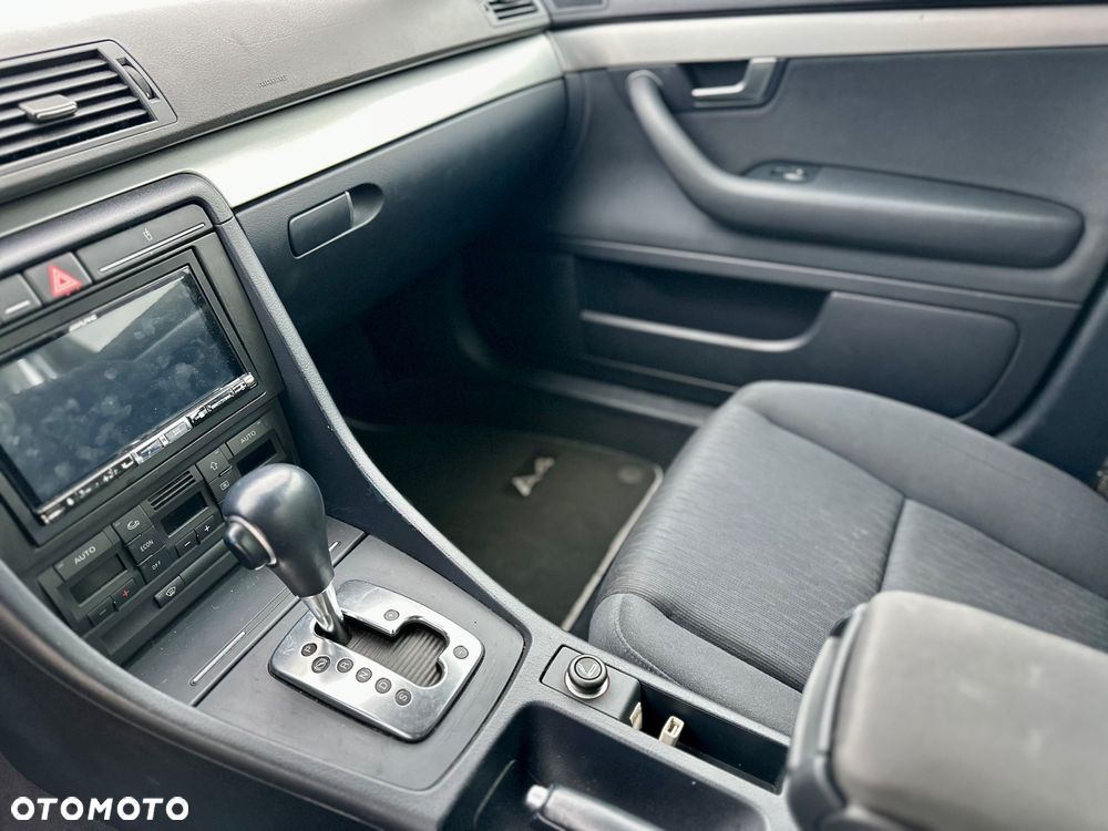 Audi A4 Limousine - 12