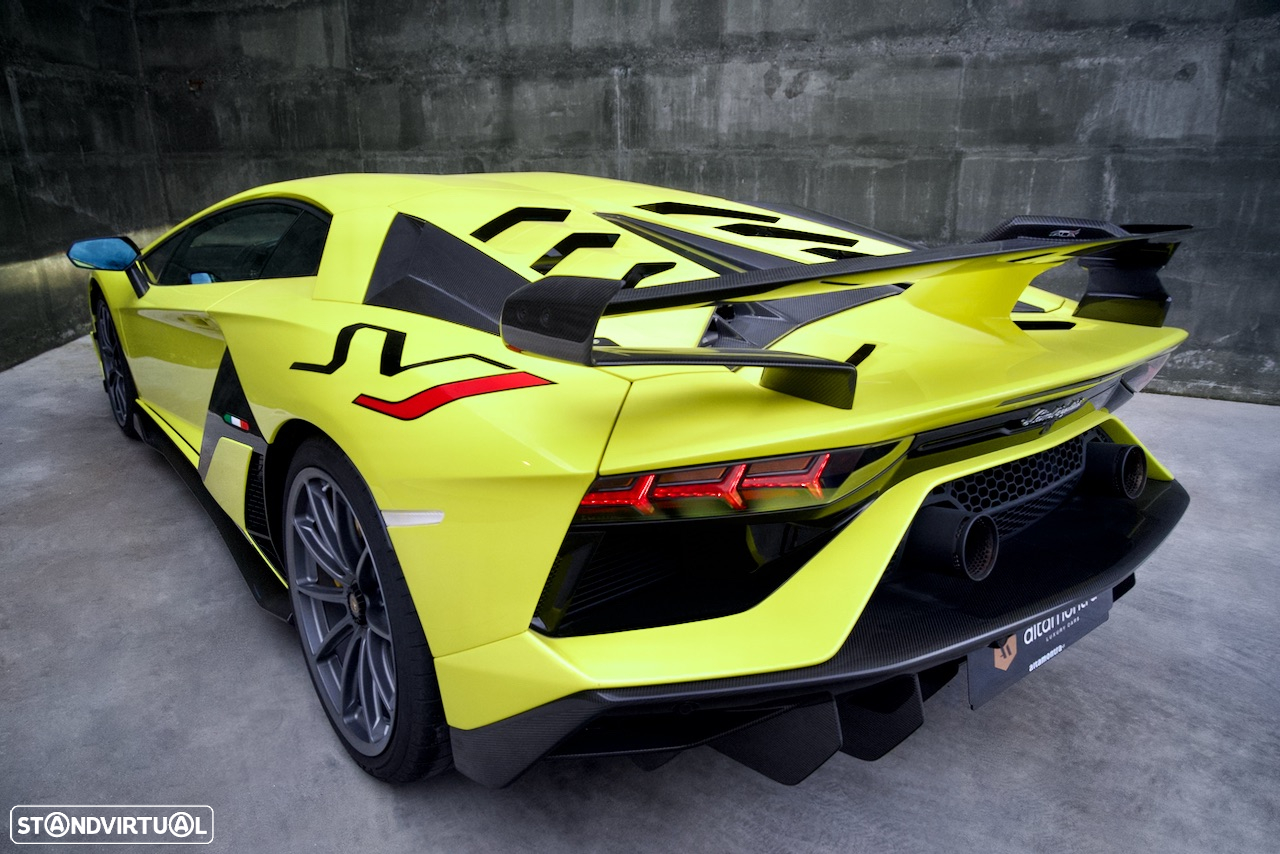 Lamborghini Aventador SVJ - 10