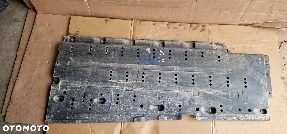 Osłona płyta podwozia prawa Audi A4 B6 8E0825208B - 1