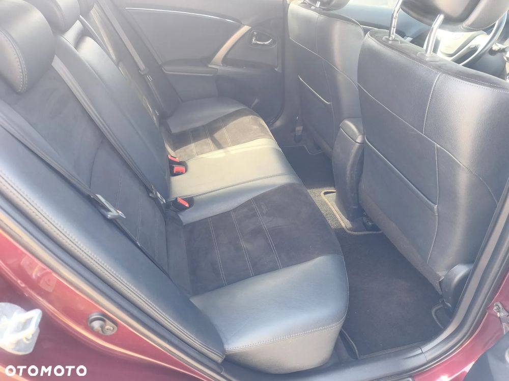 Toyota Avensis 1.8 Executive - 9