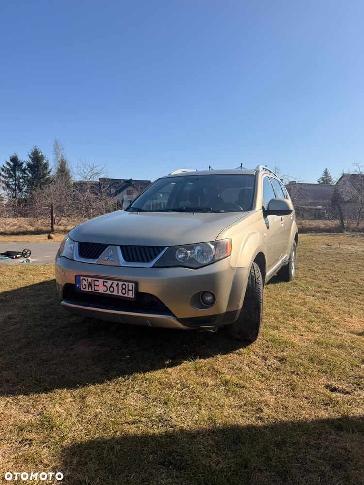 Mitsubishi Outlander 2.0 DID Instyle - 1