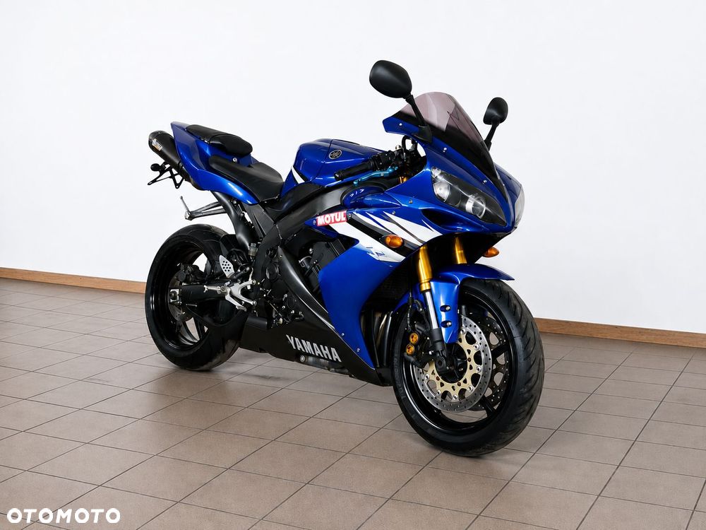 Yamaha R1 - 1