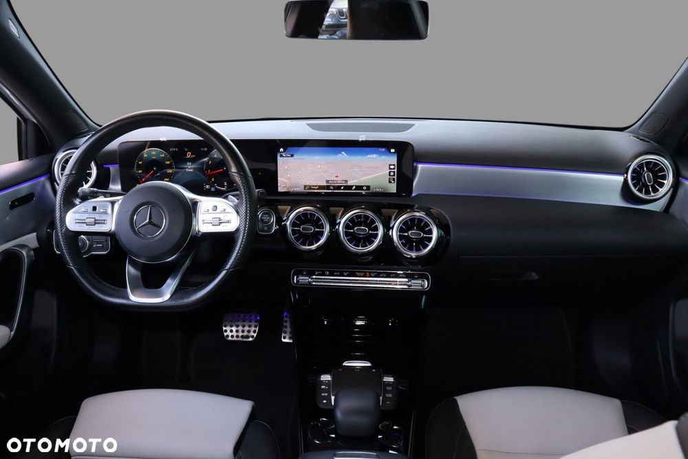 Mercedes-Benz Klasa A 180 AMG Line 7G-DCT - 11