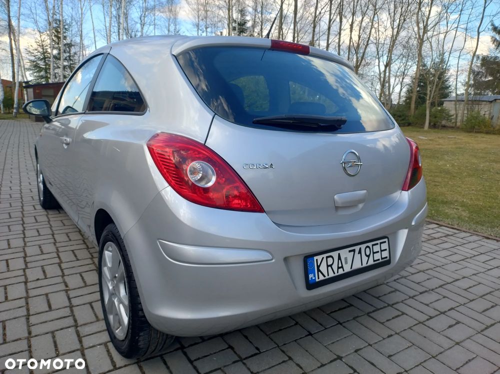 Opel Corsa 1.2 16V Cosmo - 9