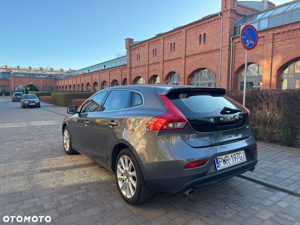 Volvo V40 D3 Momentum - 2