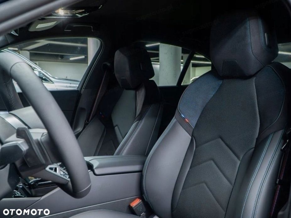 BMW Seria 5 520d xDrive mHEV M Sport - 10