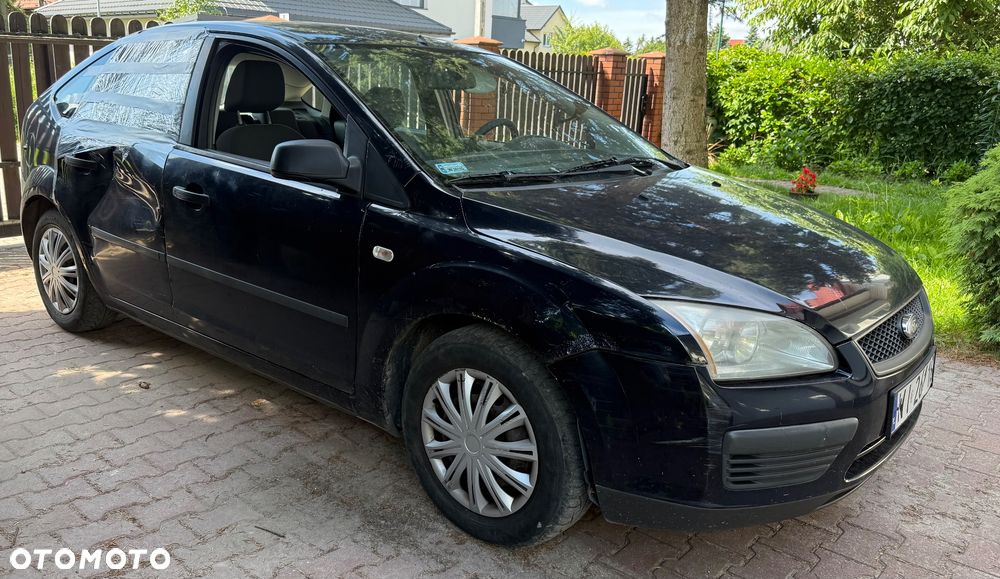 Ford Focus 1.6 Ambiente - 2
