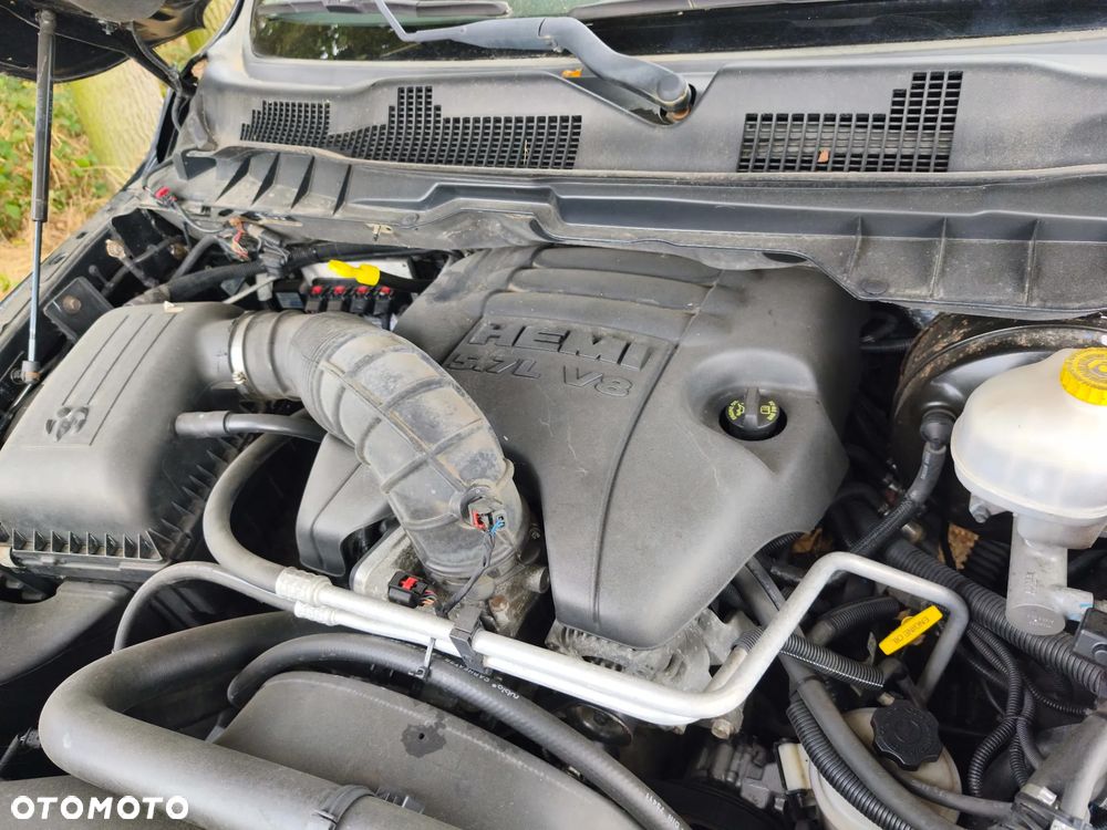 Dodge RAM 1500 5.7 4x4 - 18
