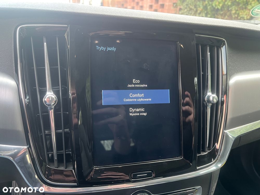 Volvo V90 D4 SCR Momentum Pro - 31
