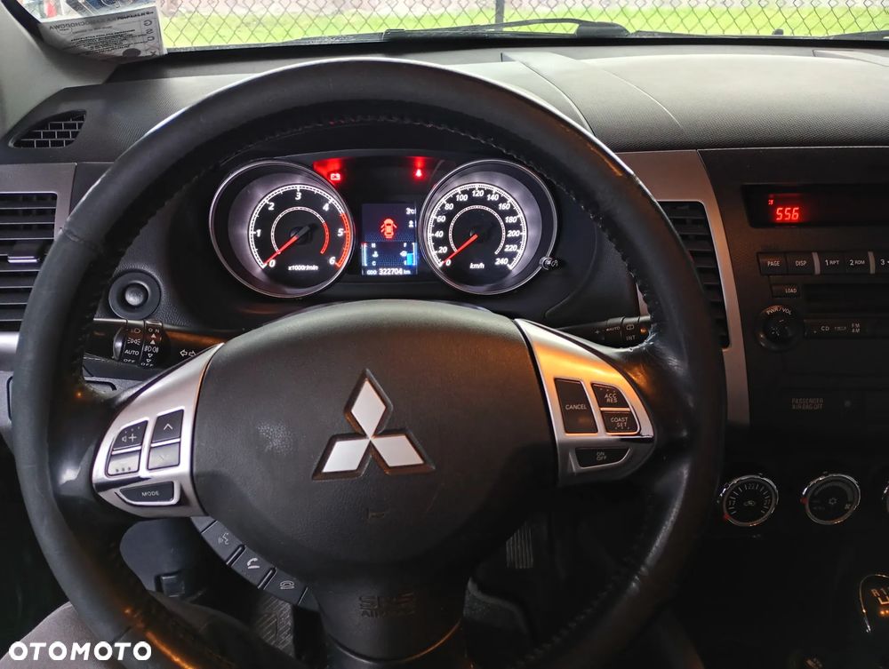 Mitsubishi Outlander 2.0 DI-D 4WD Intense - 10